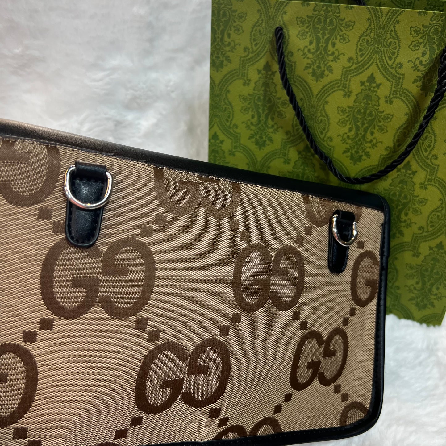Sacouche GUCCI avec boîte one by one