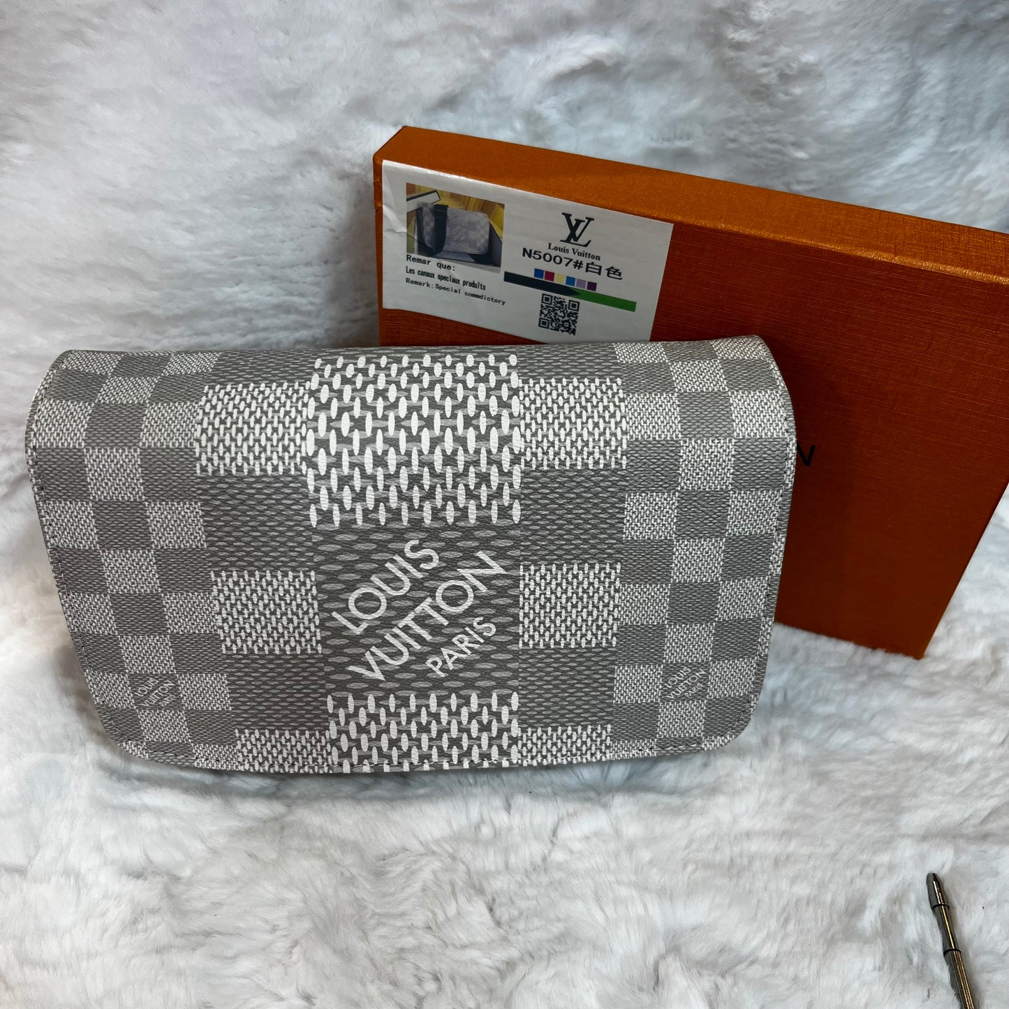 SACOUCHE Louis Vuitton avec boîte