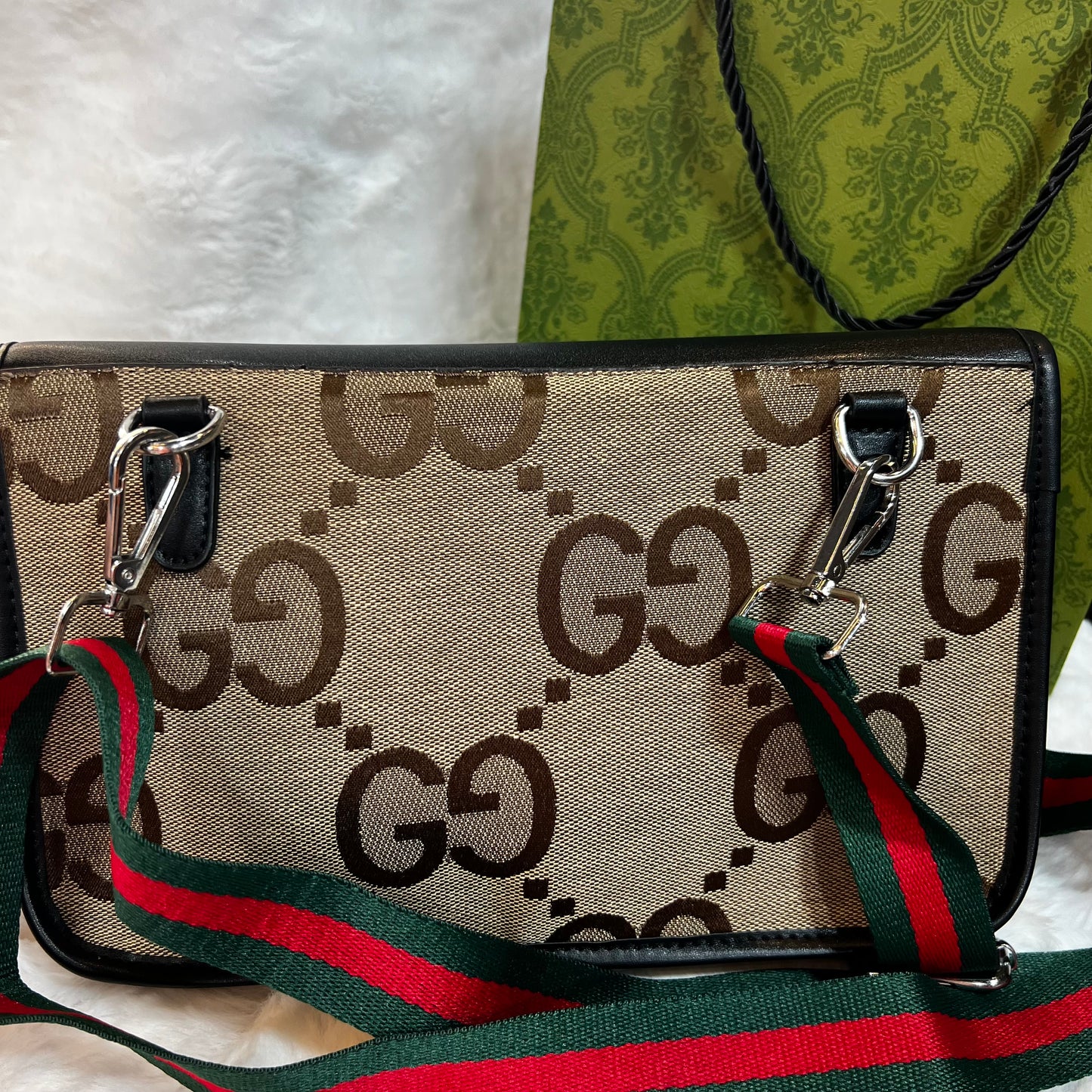 Sacouche GUCCI avec boîte one by one