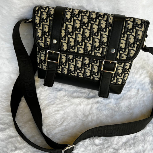 SACOUCHE DIOR AVEC BOÎTE