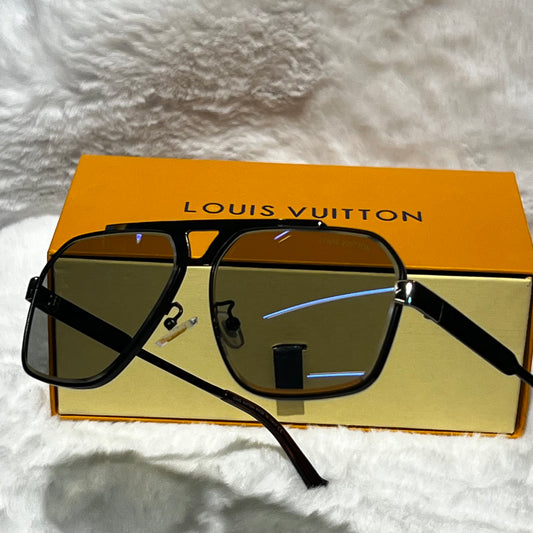 Lunettes Louis Vuitton avec ça boîte et sac shoppings