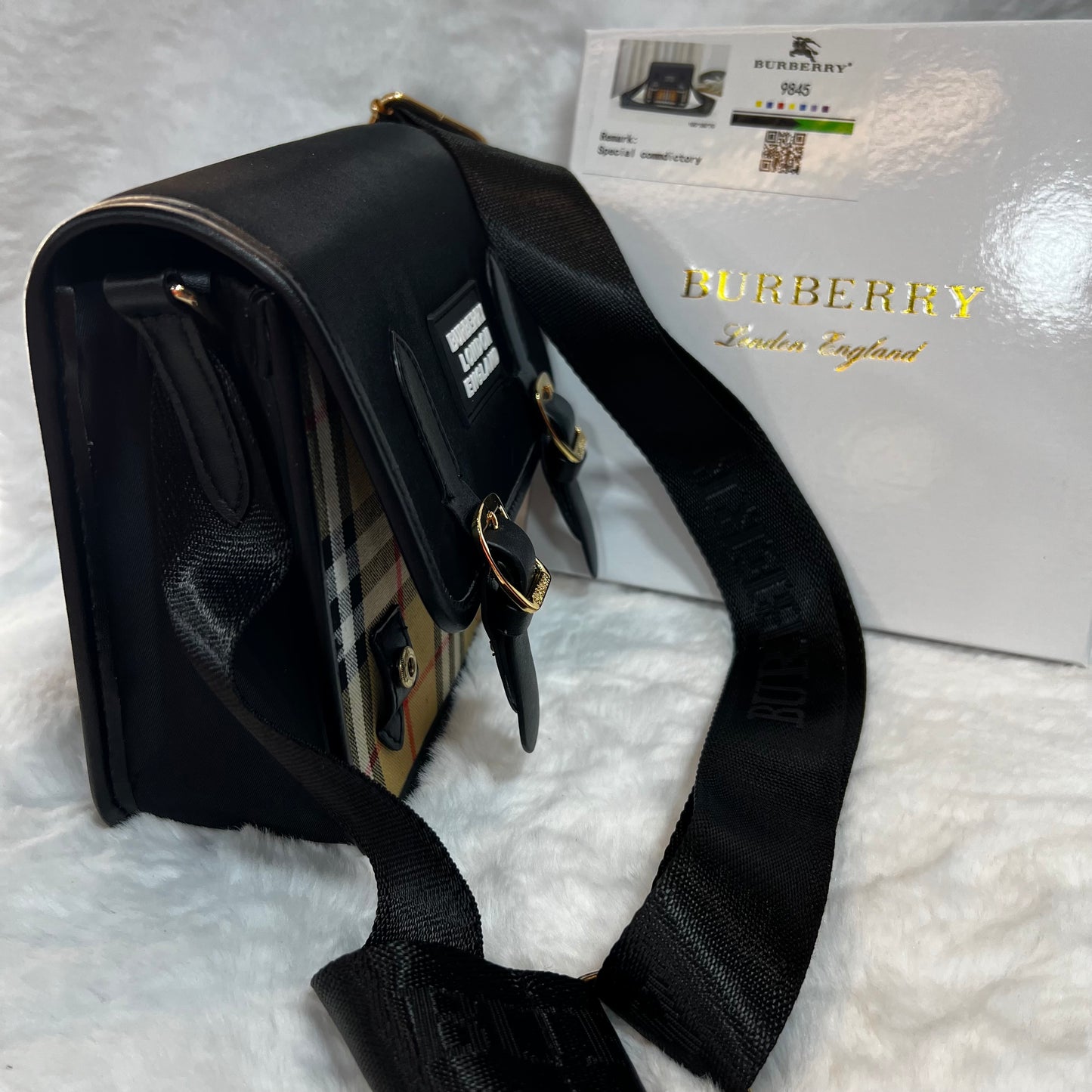 Sacouche burberry avec boîte