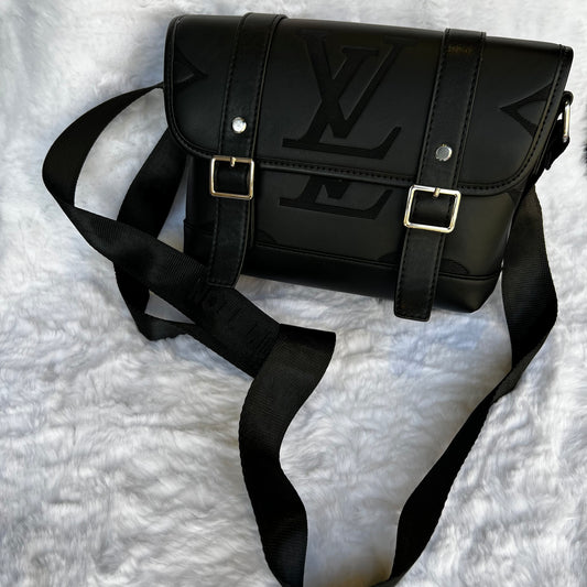 SACOUCHE LOUIS VUITTON AVEC BOÎTE