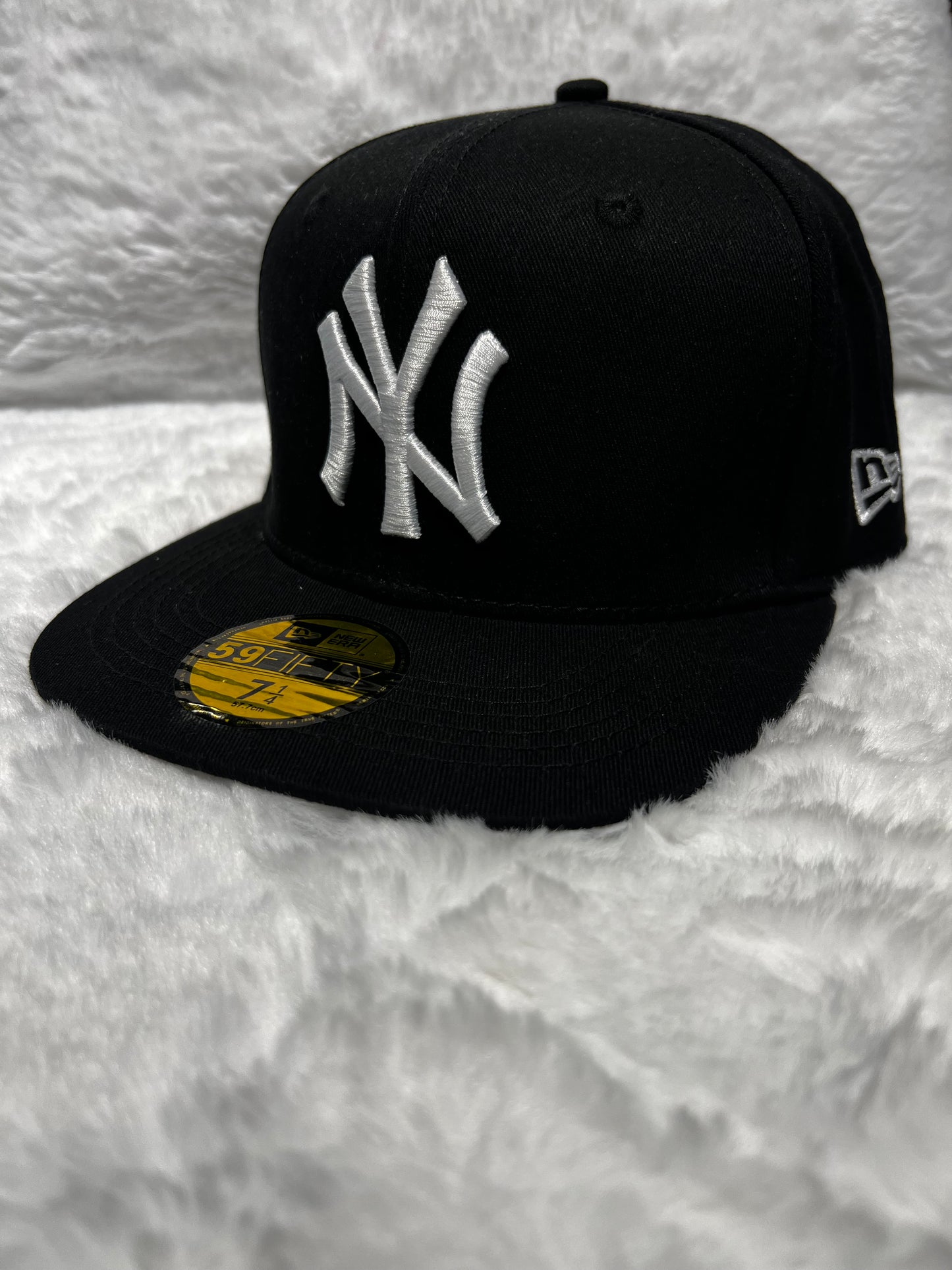 Casquette plate fermée