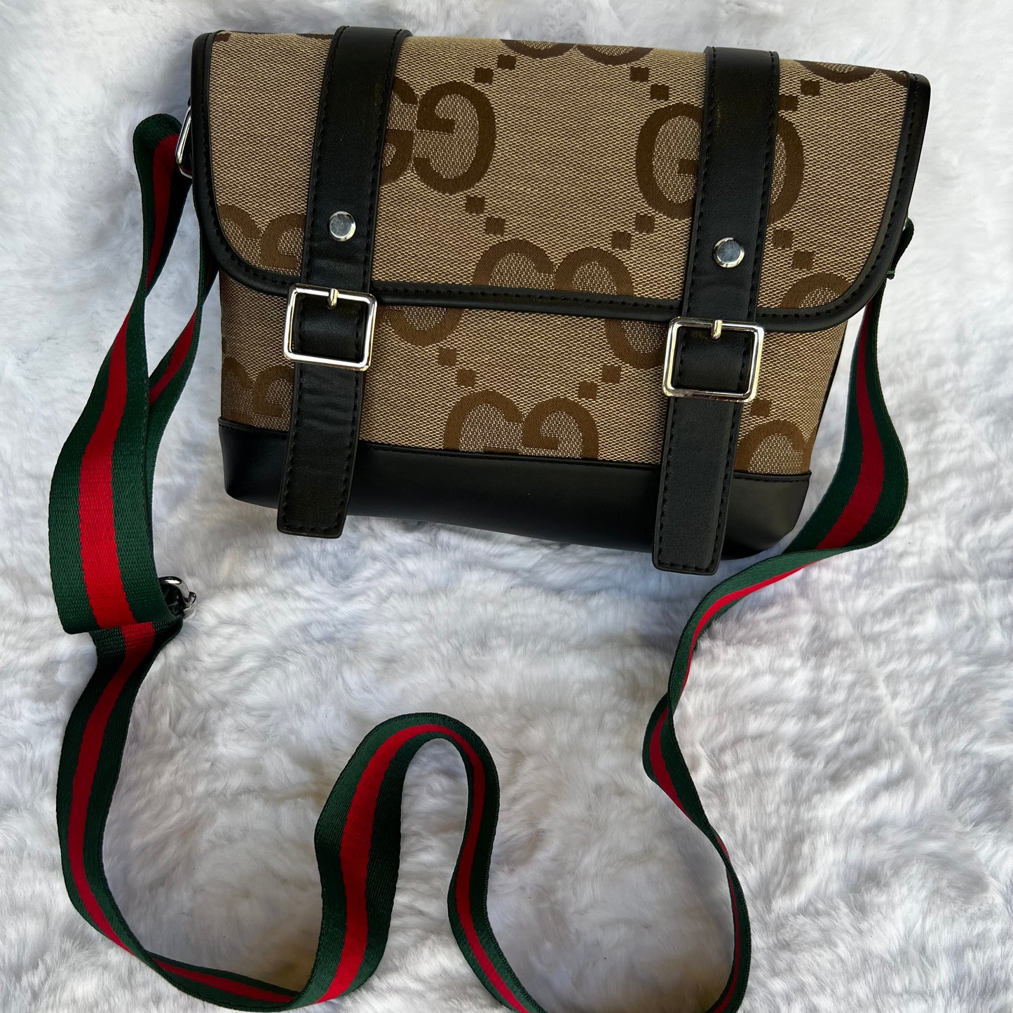 SACOUCHE GUCCI AVEC BOÎTE