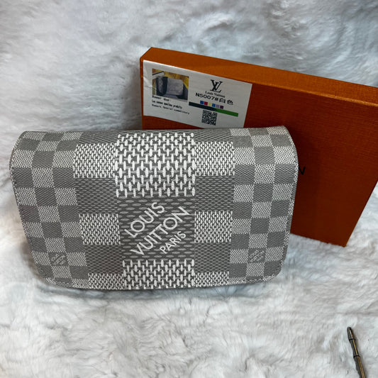 SACOUCHE Louis Vuitton avec boîte