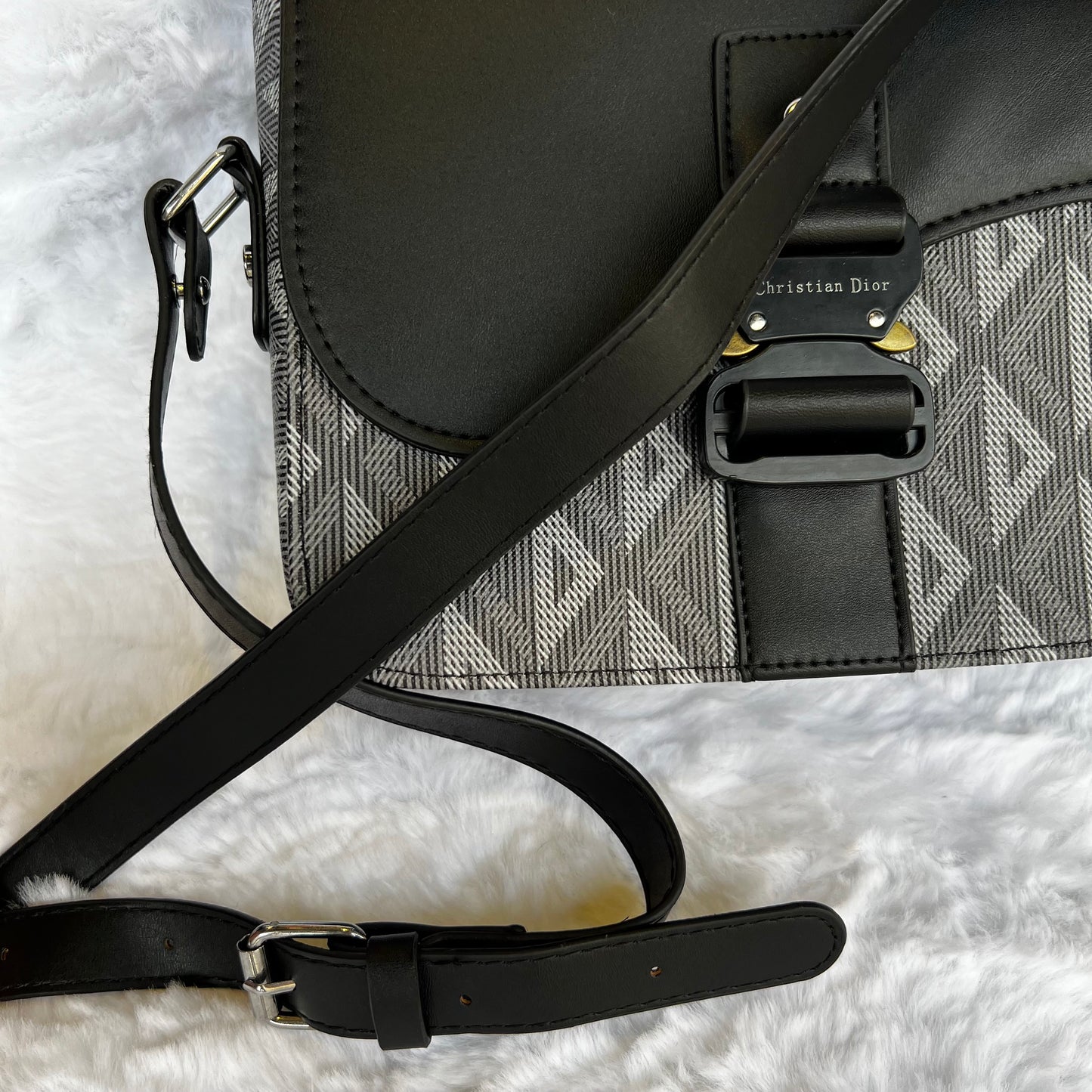 SACOUCHE DIOR SUPER QUALITY